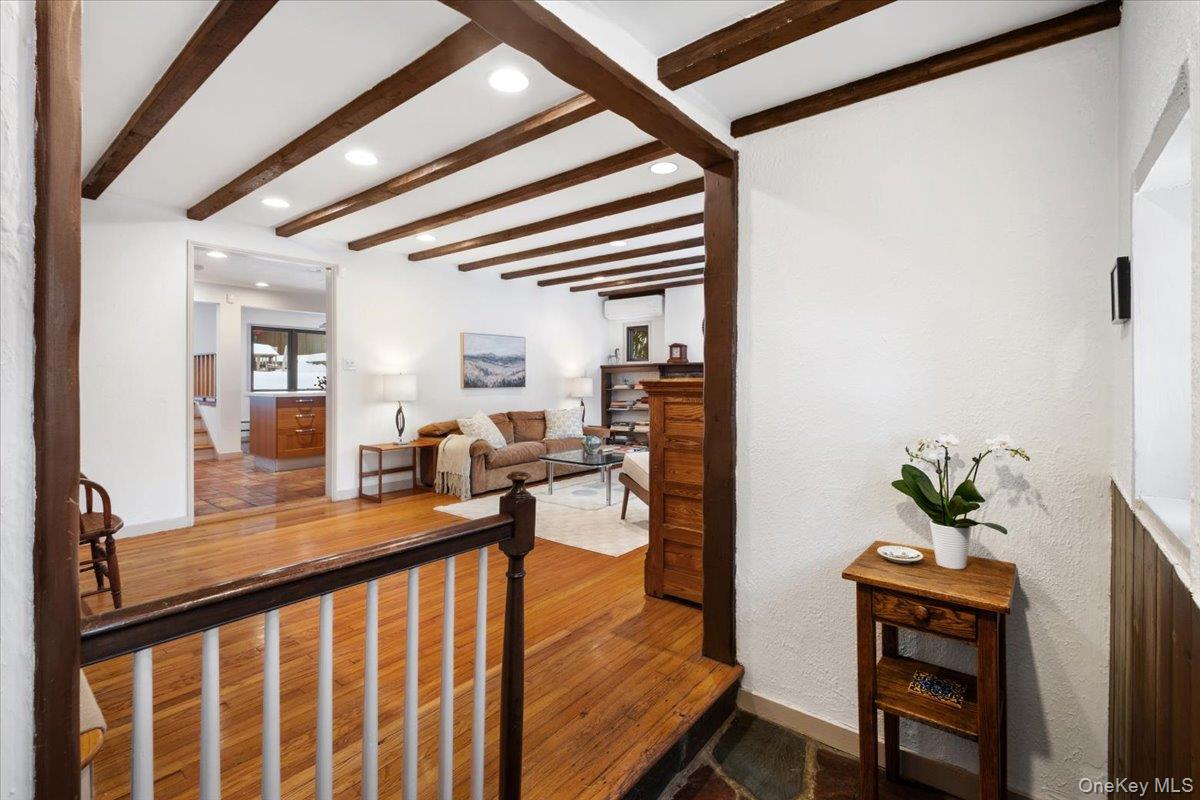 36 Stoneyside Drive, Larchmont, NY 10538