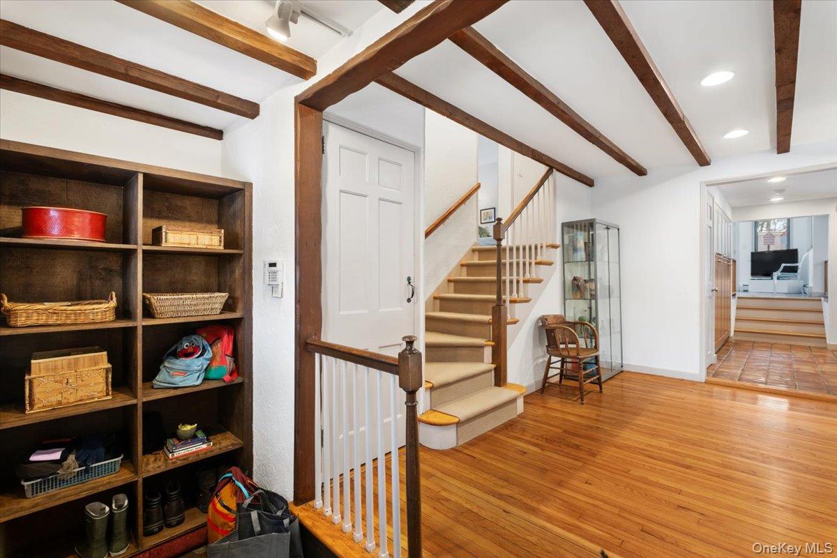 36 Stoneyside Drive, Larchmont, NY 10538