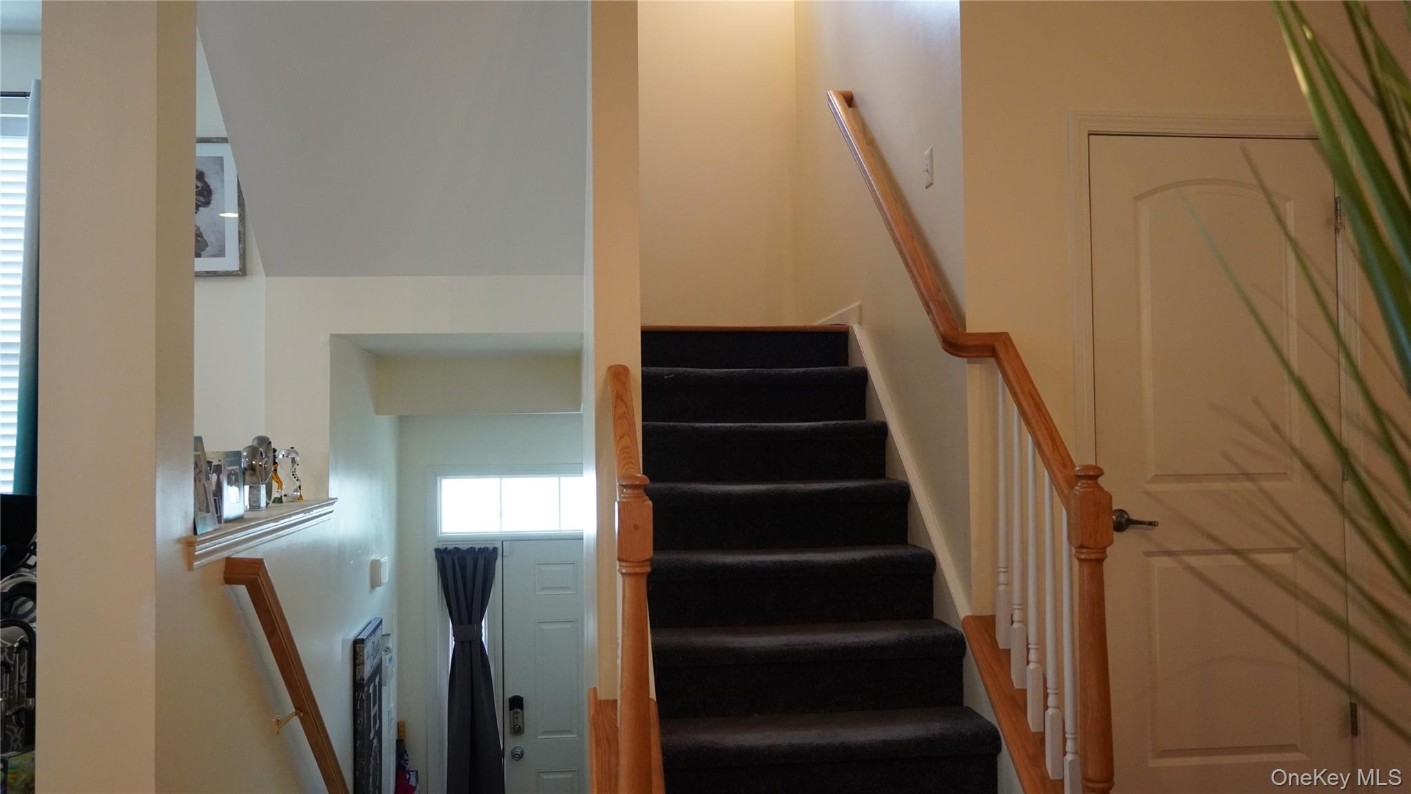 1402 Hawthorn Way, New Windsor, NY 12553