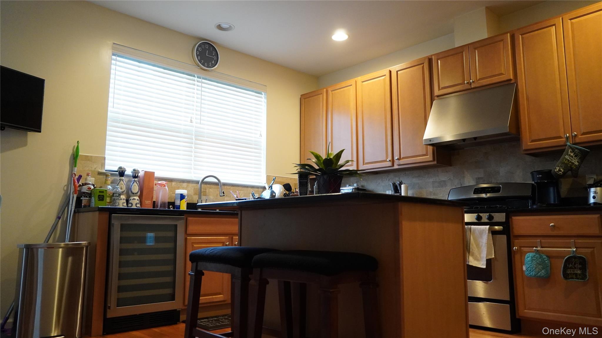 1402 Hawthorn Way, New Windsor, NY 12553