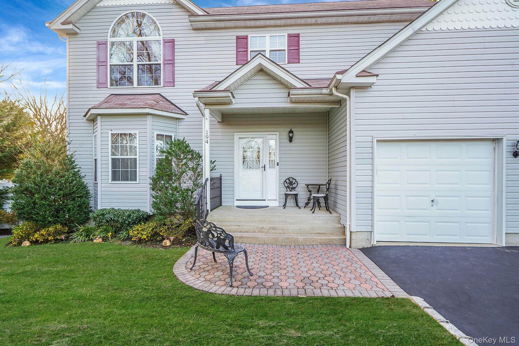 194 Oxhead Road, Centereach, NY 11720