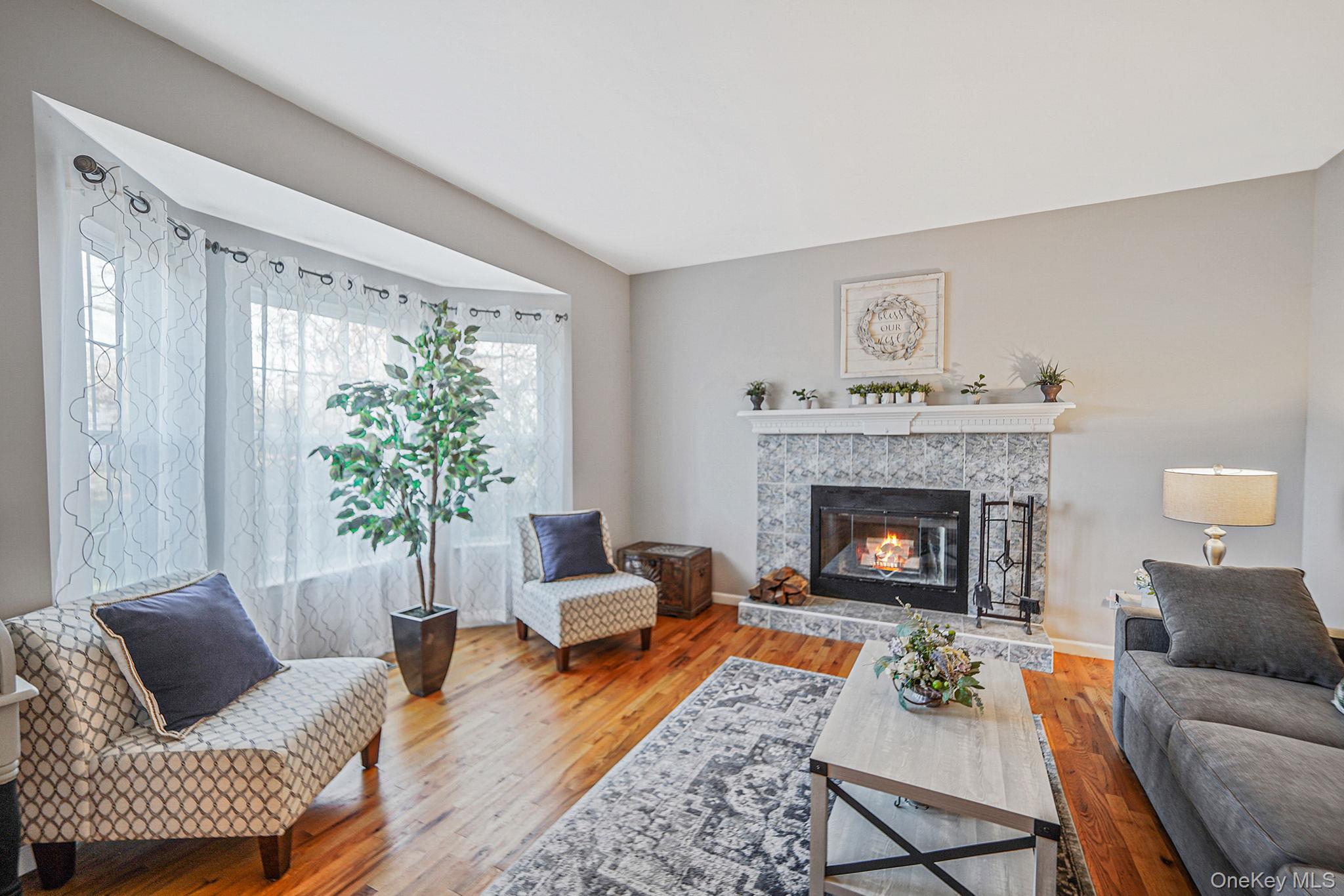 194 Oxhead Road, Centereach, NY 11720