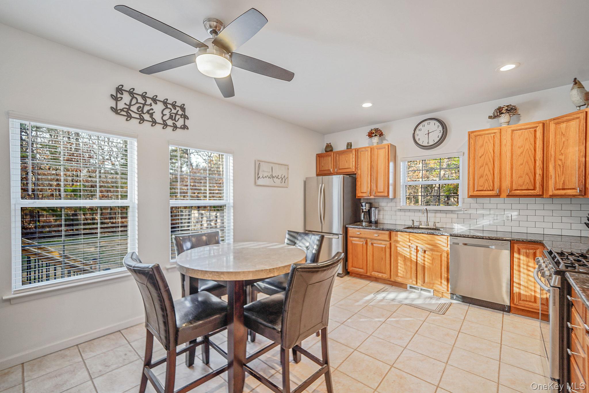 194 Oxhead Road, Centereach, NY 11720