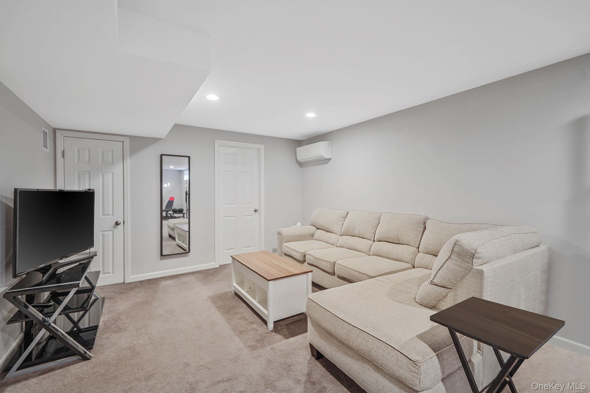 194 Oxhead Road, Centereach, NY 11720