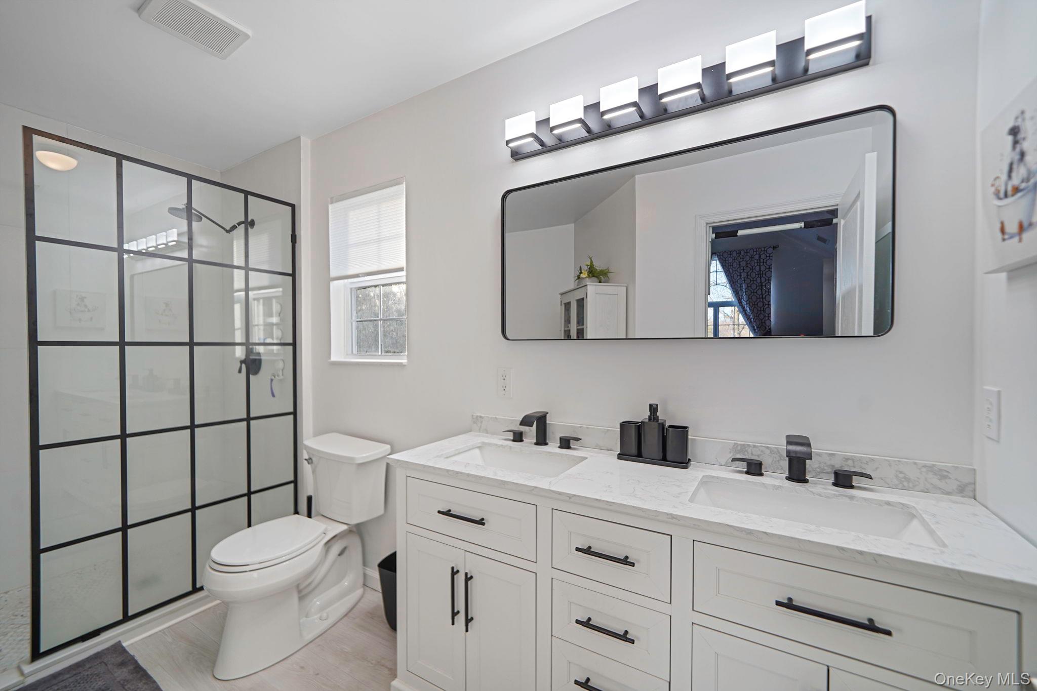 194 Oxhead Road, Centereach, NY 11720