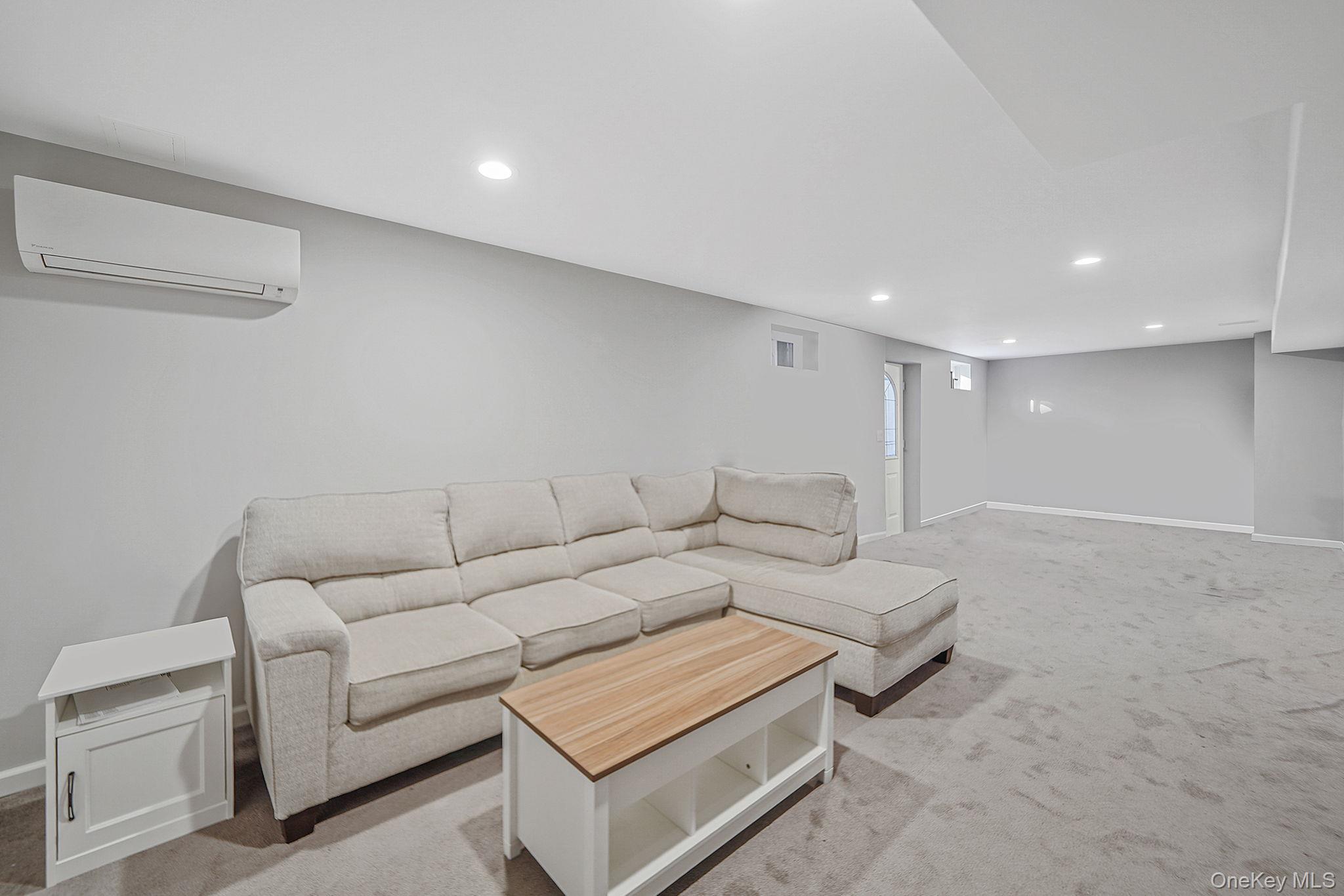 194 Oxhead Road, Centereach, NY 11720