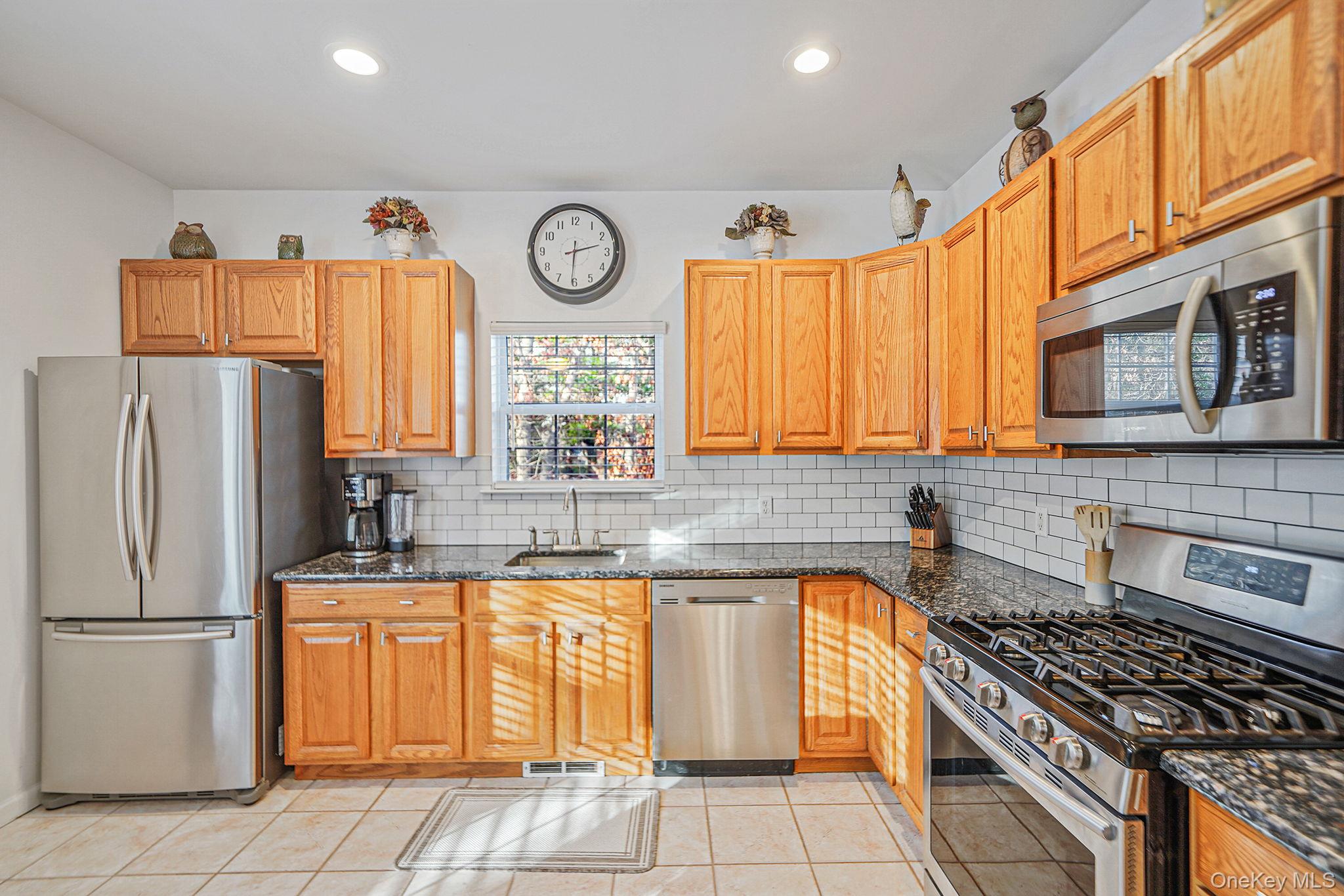 194 Oxhead Road, Centereach, NY 11720