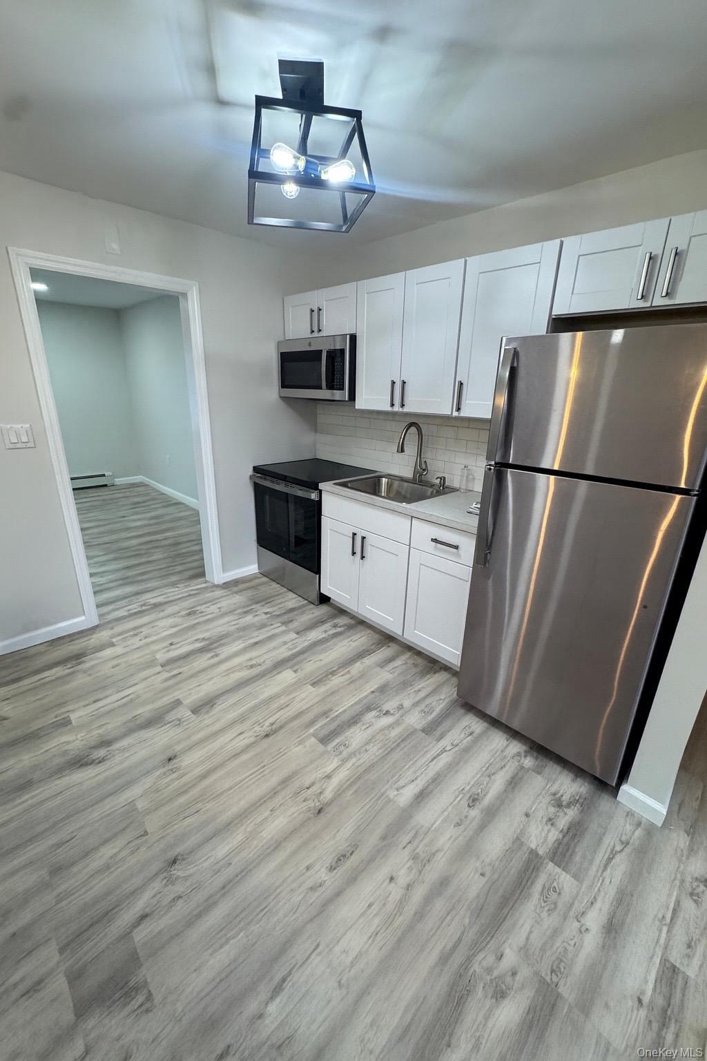 1 Beachwood Drive, Babylon, NY 11702