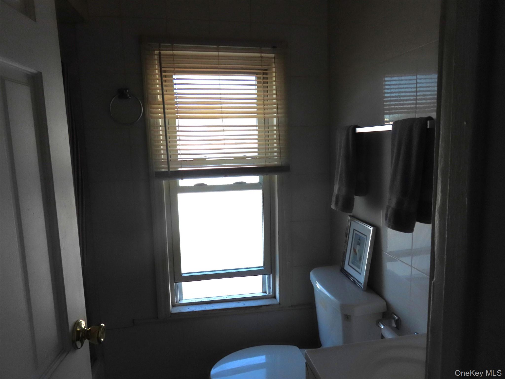 33 Deer Park Avenue # 27 C, Babylon, NY 11702