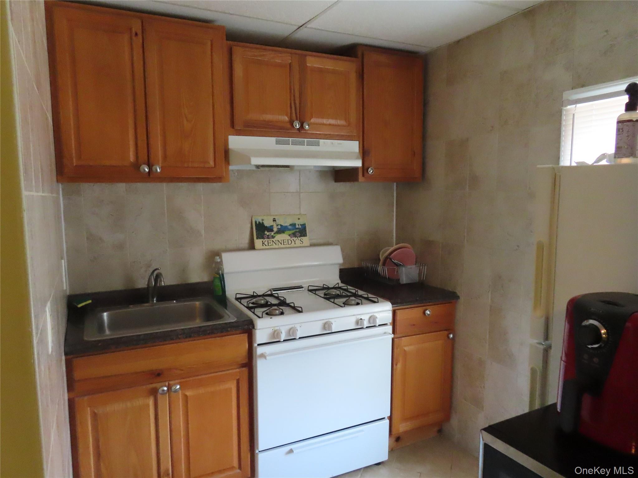 33 Deer Park Avenue # 27 C, Babylon, NY 11702