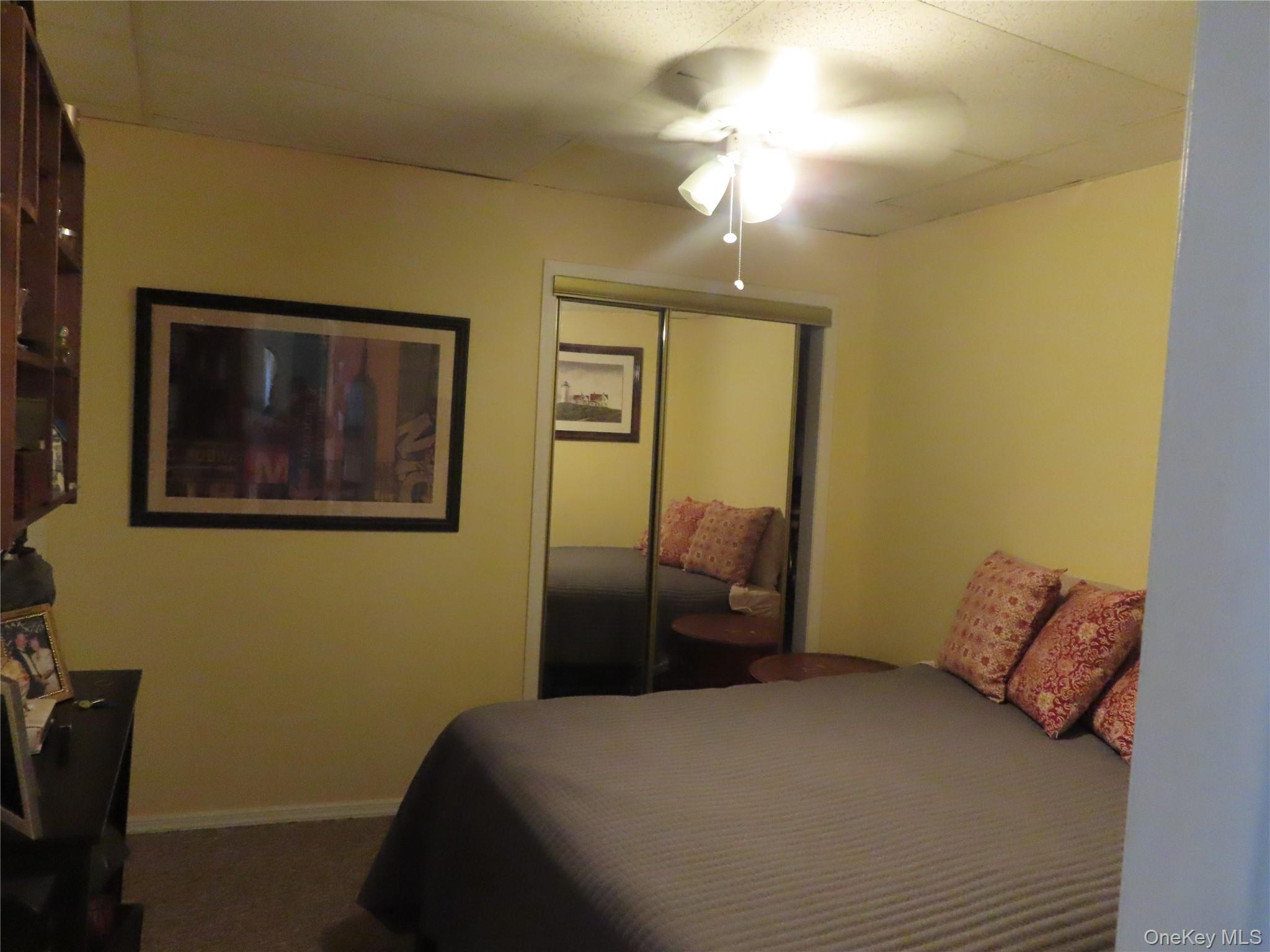 33 Deer Park Avenue # 27 C, Babylon, NY 11702