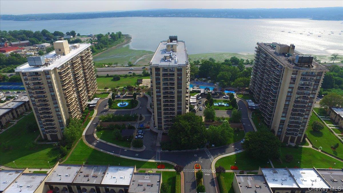 17-85 215 Street # 5L, Bayside, NY 11360