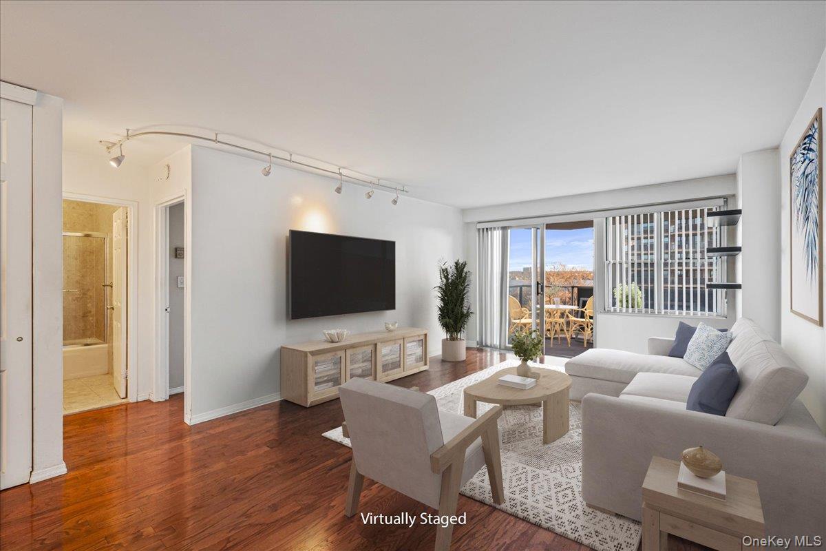 17-85 215 Street # 5L, Bayside, NY 11360