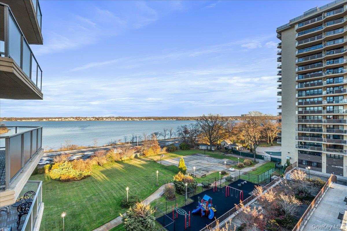 17-85 215 Street # 5L, Bayside, NY 11360