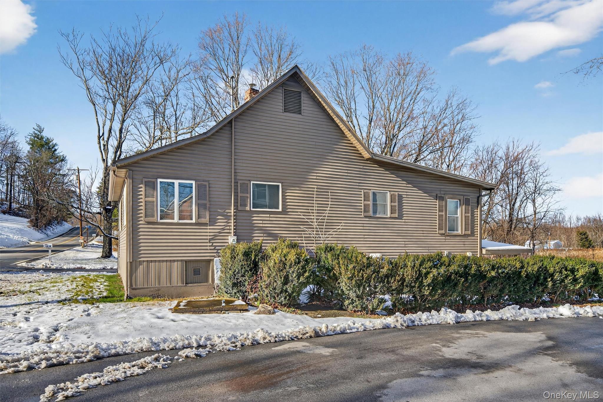 1014 County Route 37, New Hampton, NY 10958