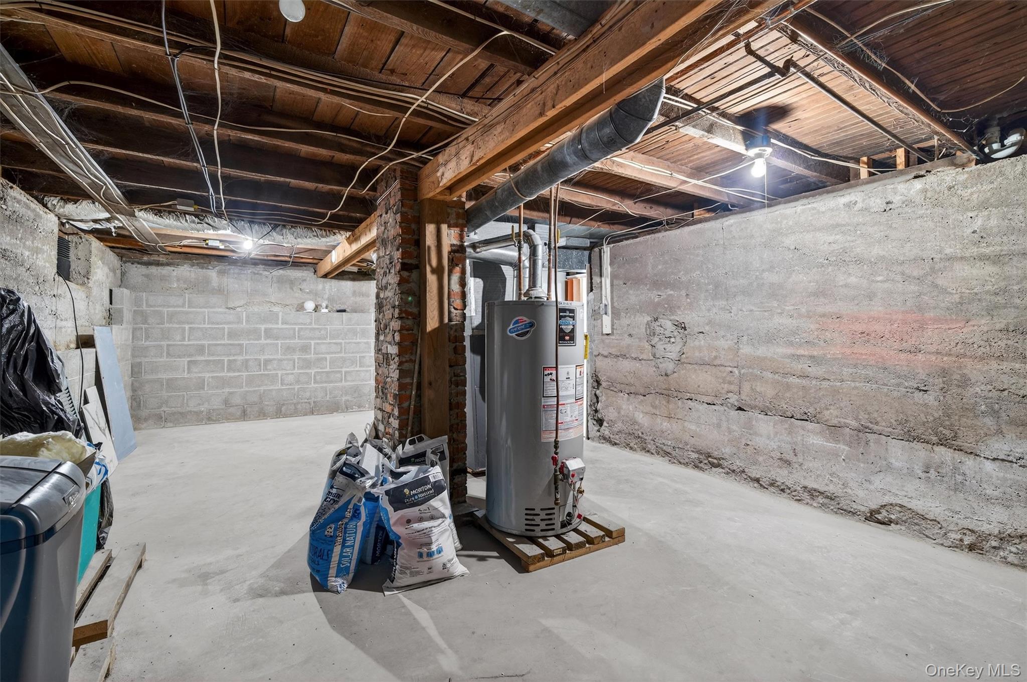 1014 County Route 37, New Hampton, NY 10958