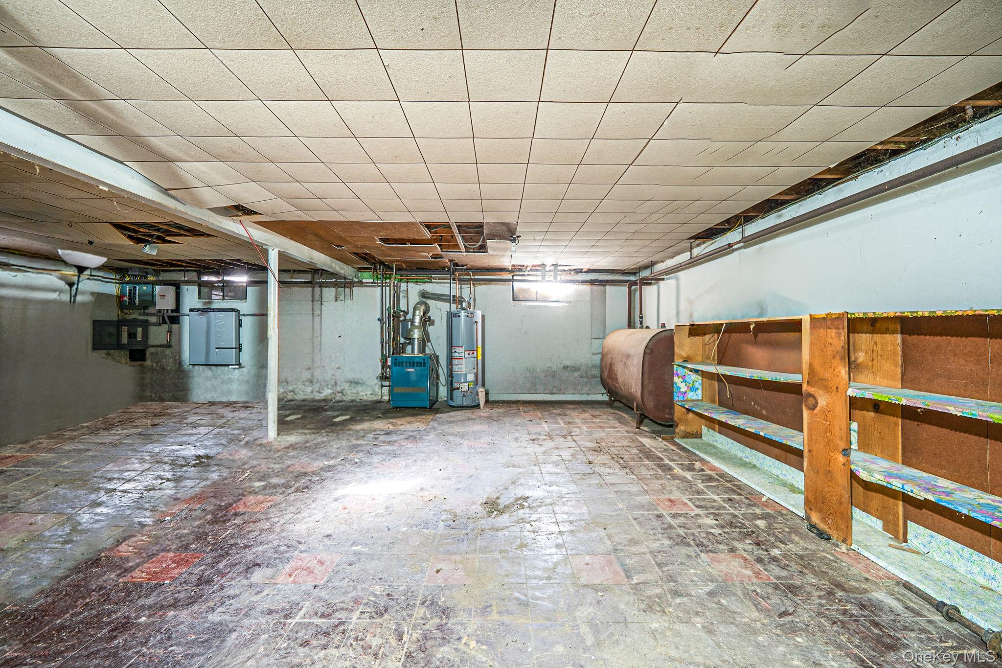 8 Sherwood Road, Glen Cove, NY 11542