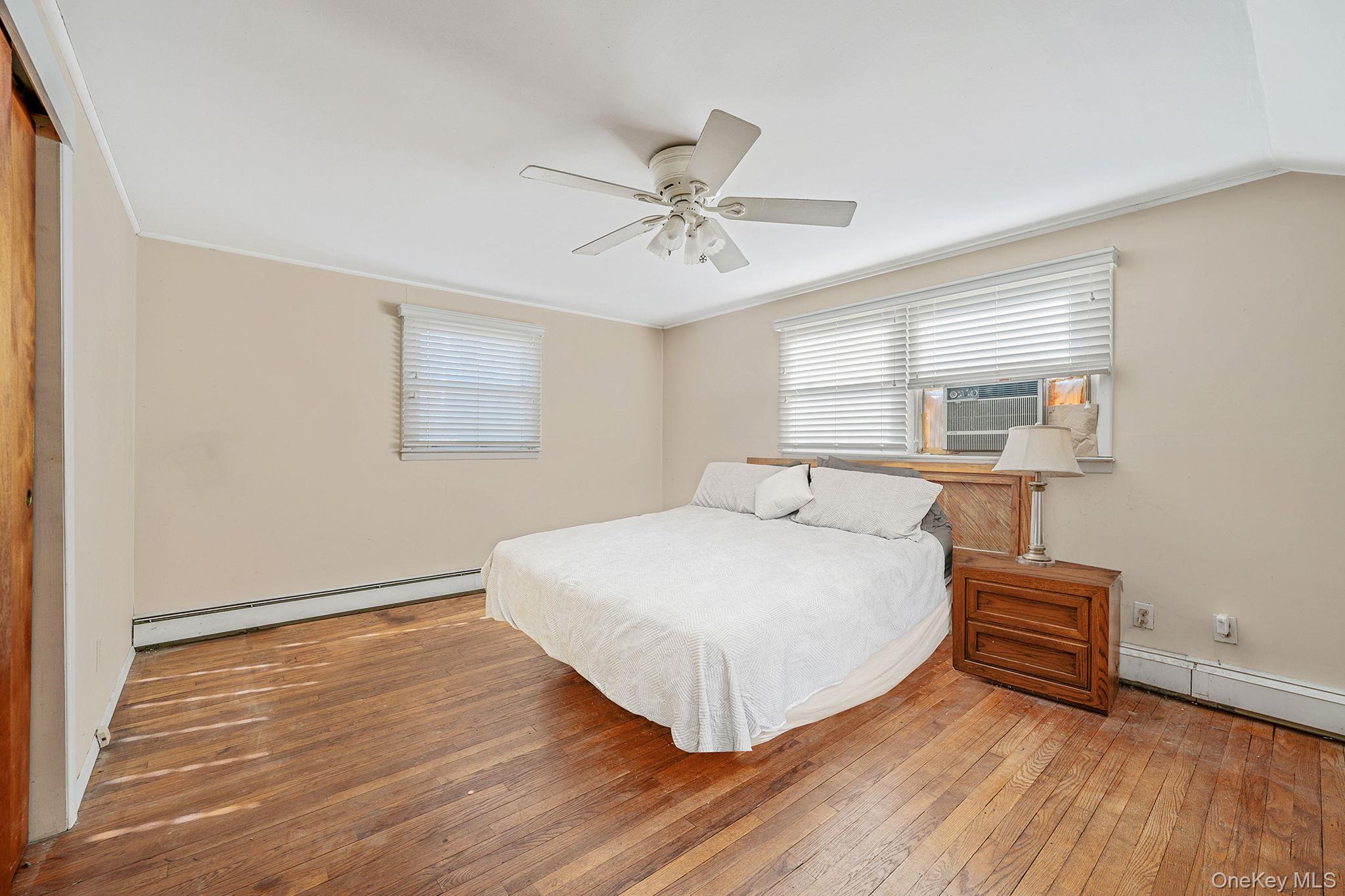 8 Sherwood Road, Glen Cove, NY 11542