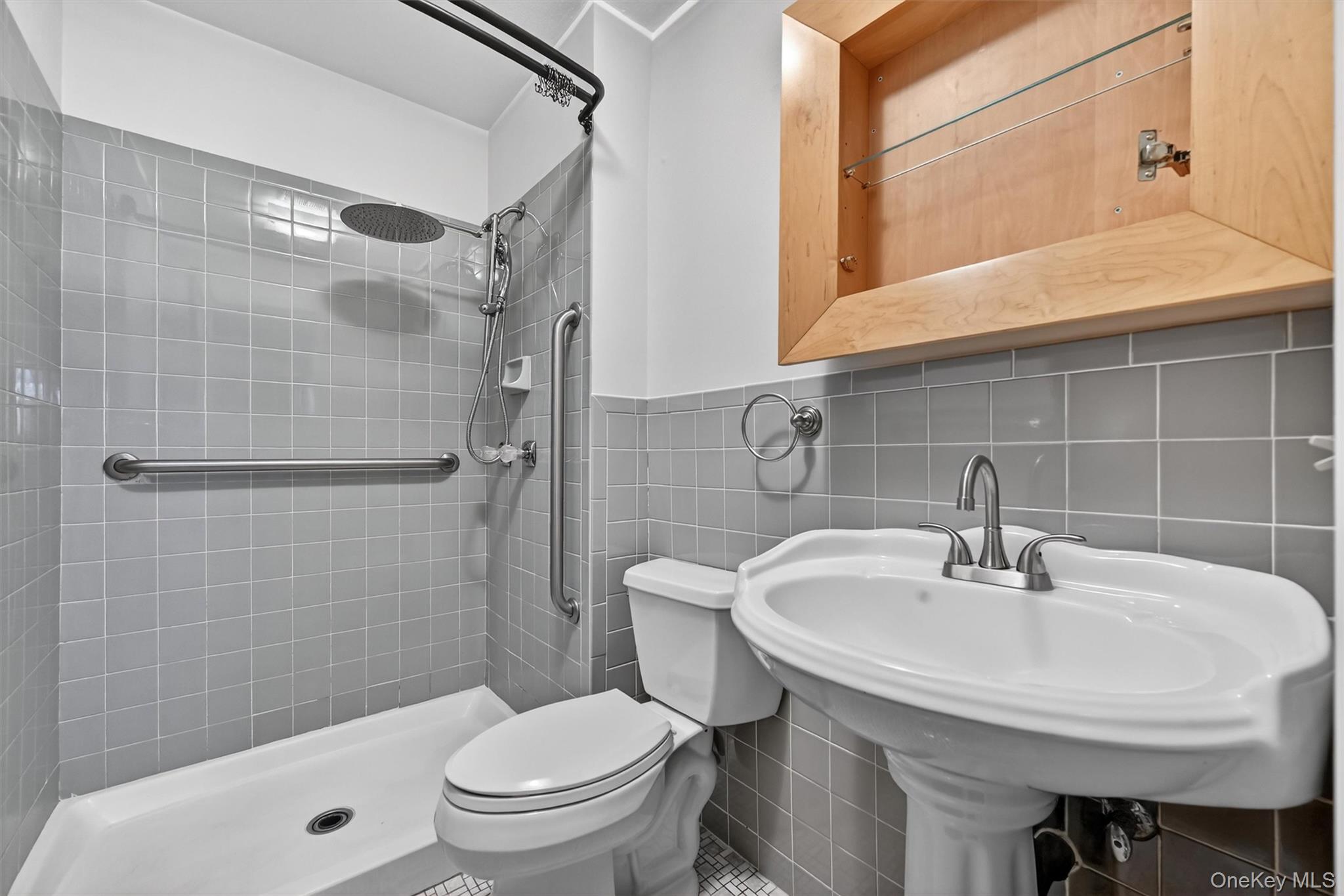 10 Pauline Court, Spring Valley, NY 10977