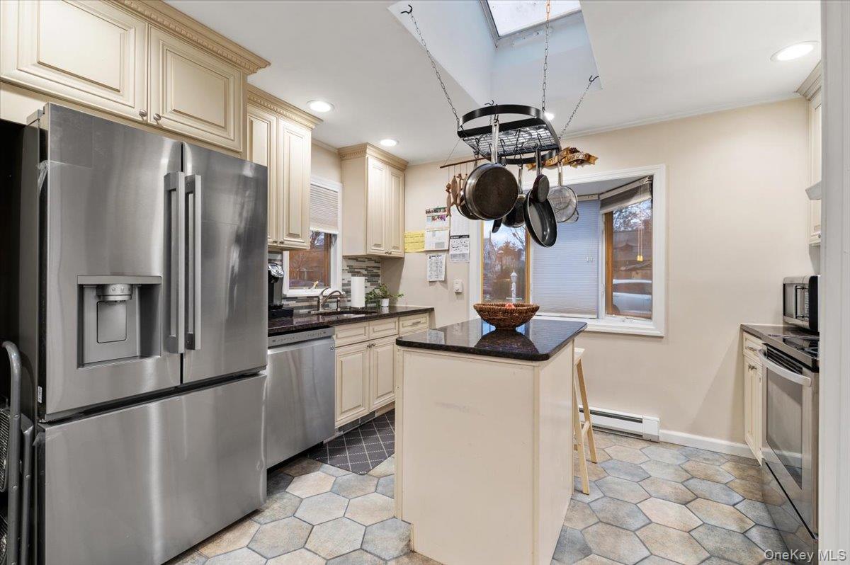 670 Mason Street, Westbury, NY 11590