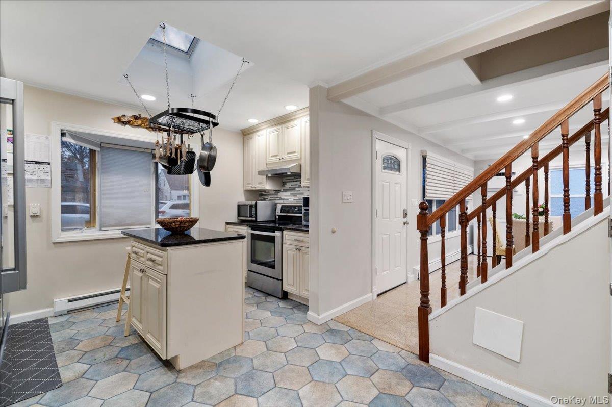 670 Mason Street, Westbury, NY 11590