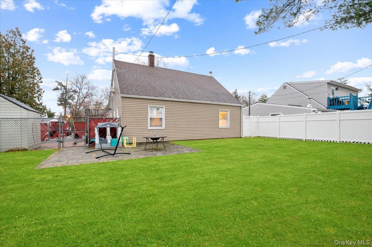 670 Mason Street, Westbury, NY 11590