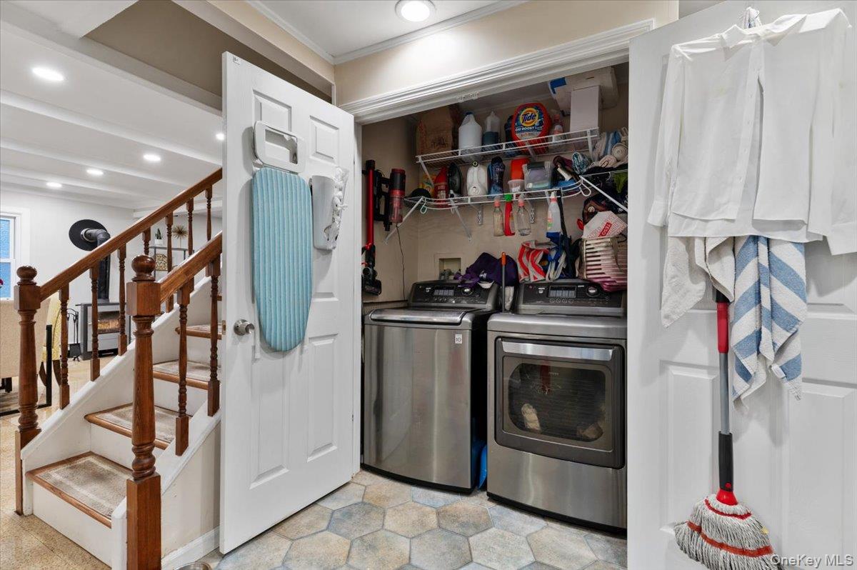 670 Mason Street, Westbury, NY 11590