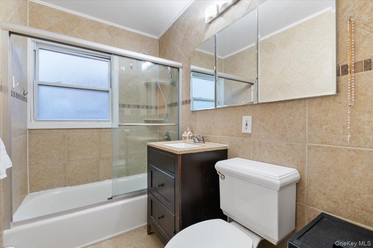 670 Mason Street, Westbury, NY 11590