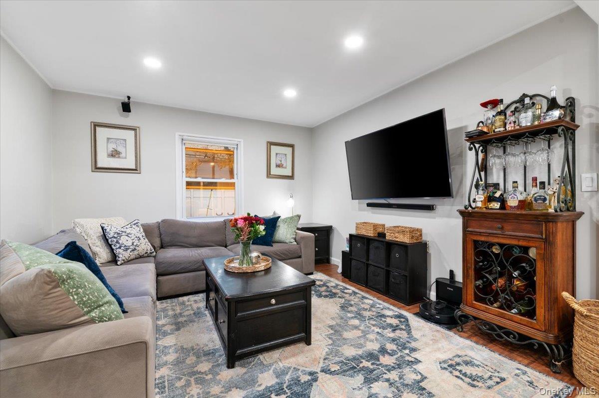 670 Mason Street, Westbury, NY 11590