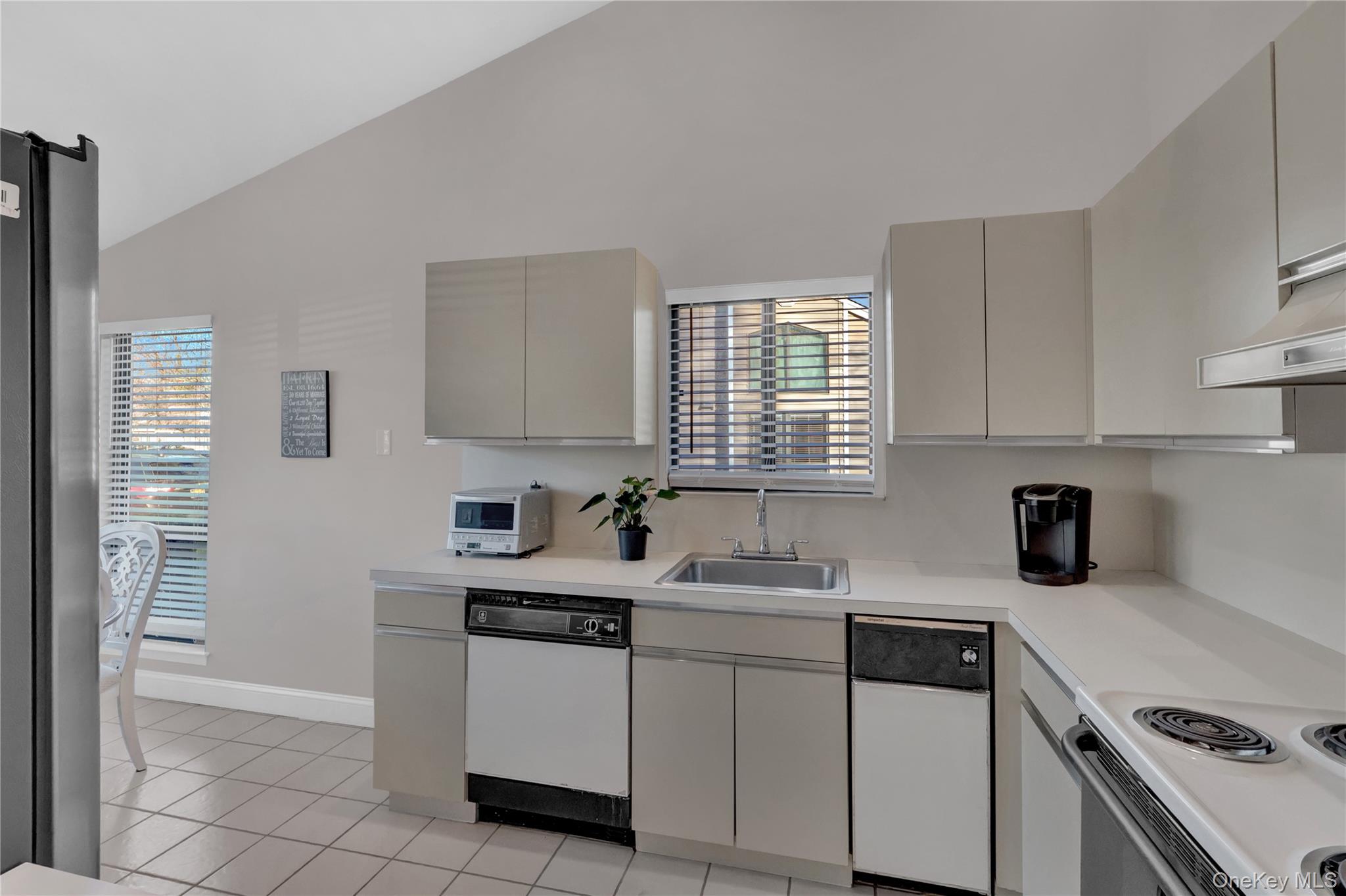 248 Pond View Lane, Smithtown, NY 11787