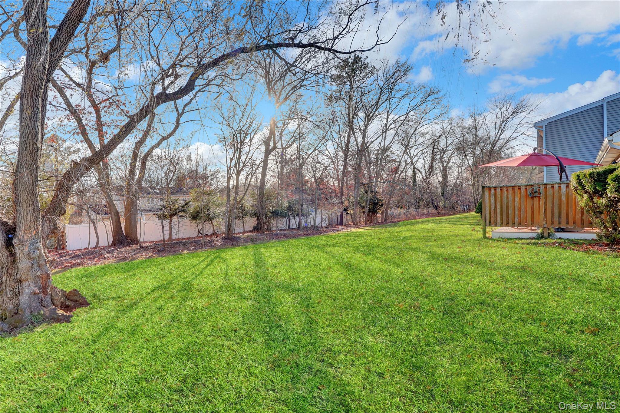 248 Pond View Lane, Smithtown, NY 11787