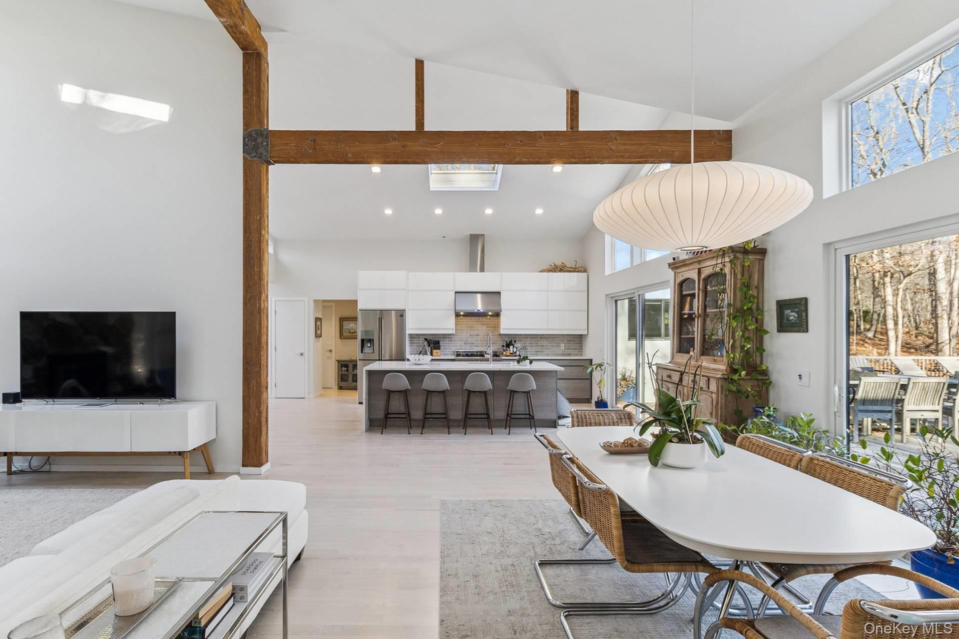 56 N Woods Lane, East Hampton, NY 11937