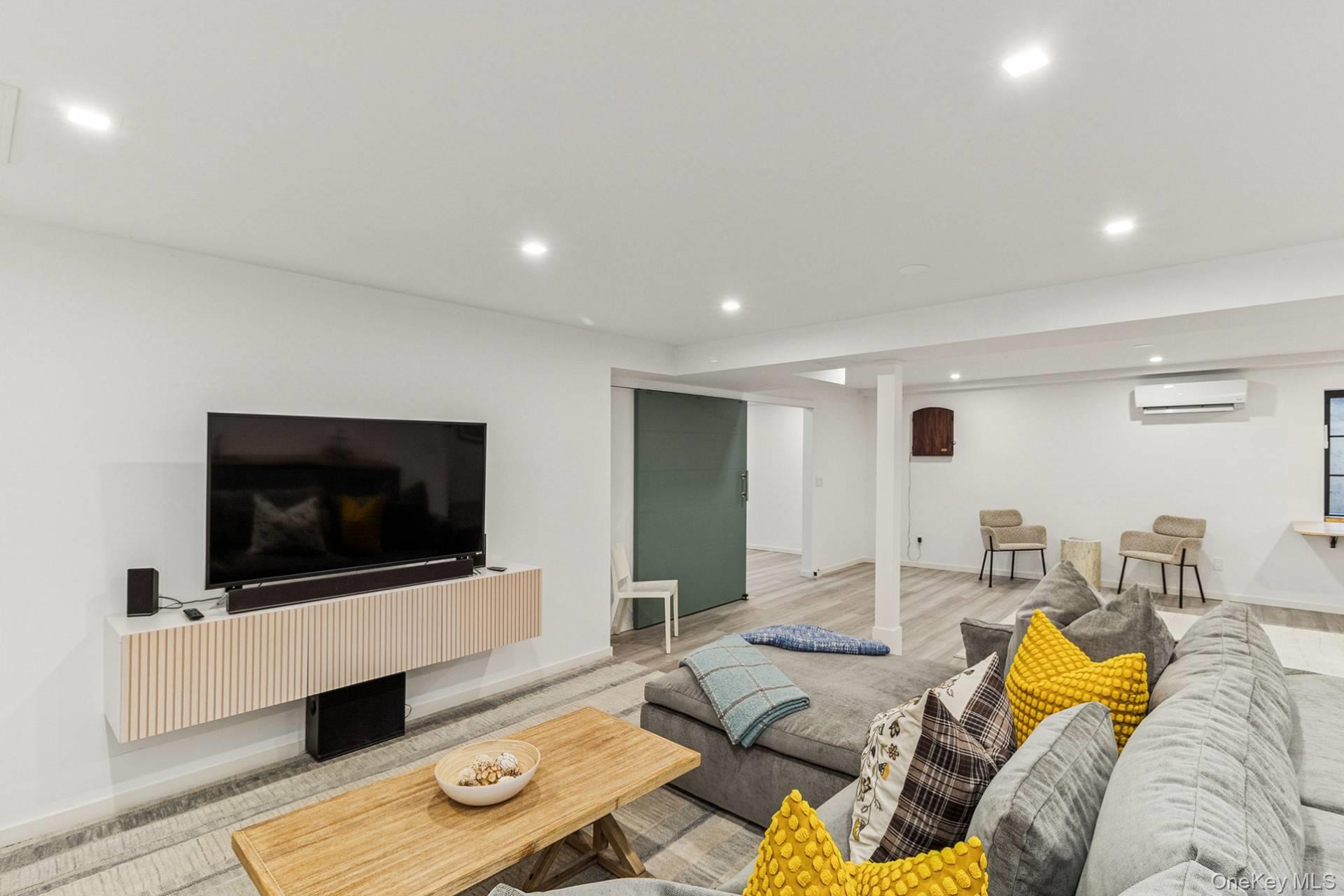 56 N Woods Lane, East Hampton, NY 11937