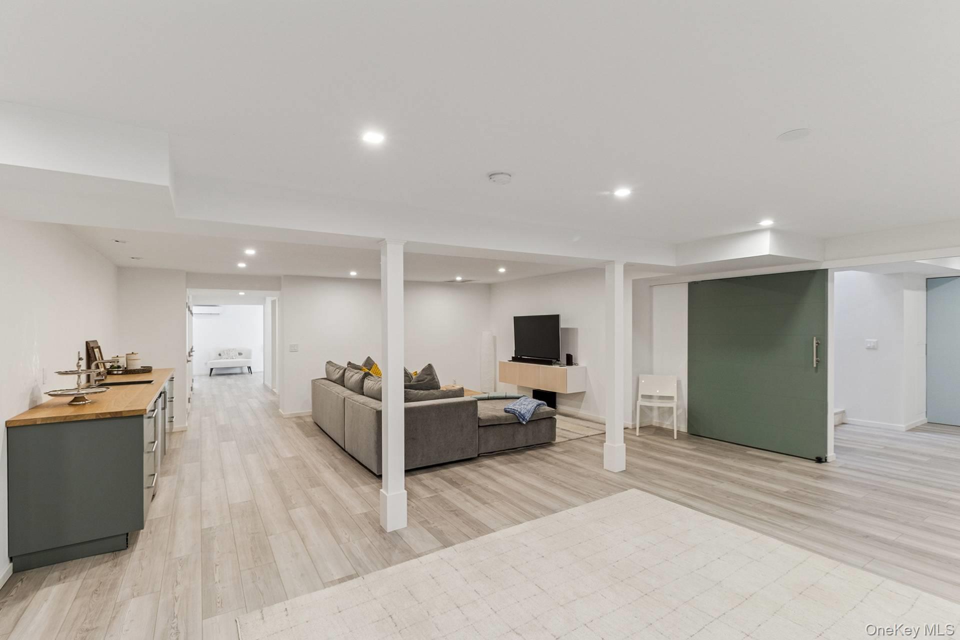 56 N Woods Lane, East Hampton, NY 11937