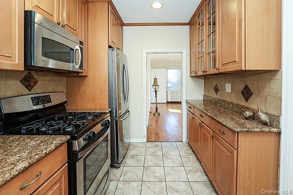 665 FOCH Boulevard, Williston Park, NY 11596