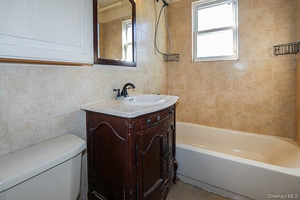 665 FOCH Boulevard, Williston Park, NY 11596