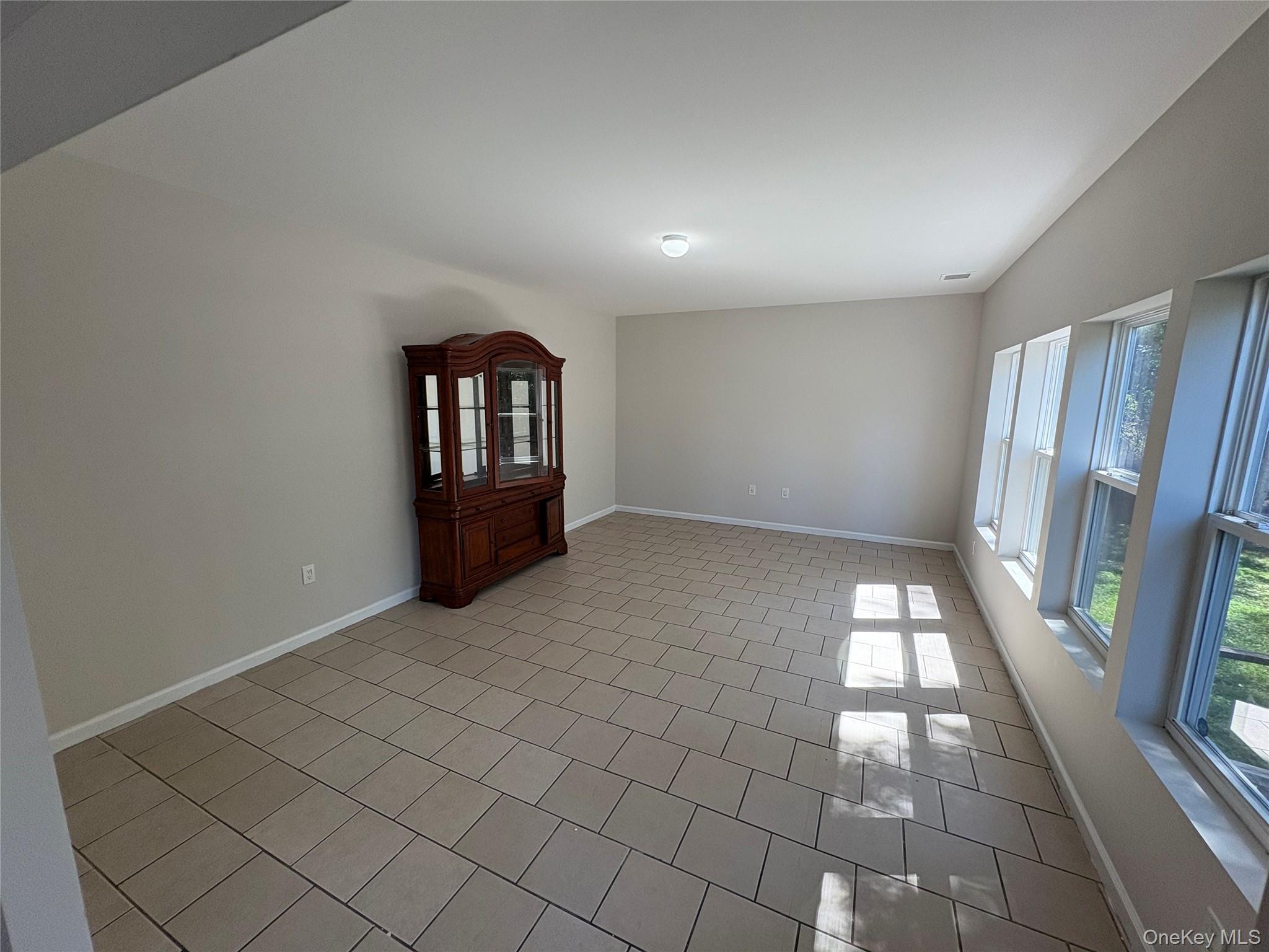 26 Park Avenue, Port Jefferson Station, NY 11777