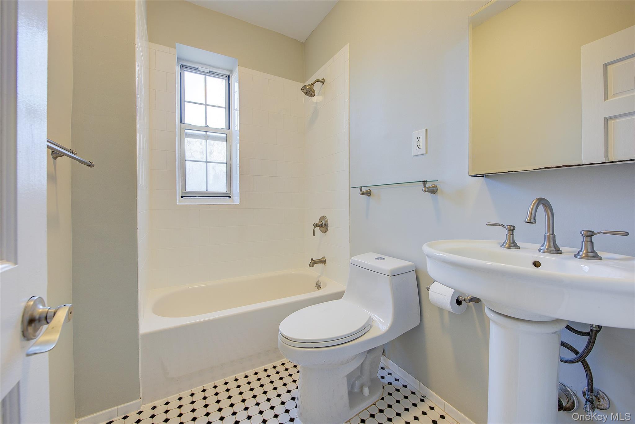 79-15 35th Avenue # 5A, Jackson Heights, NY 11372