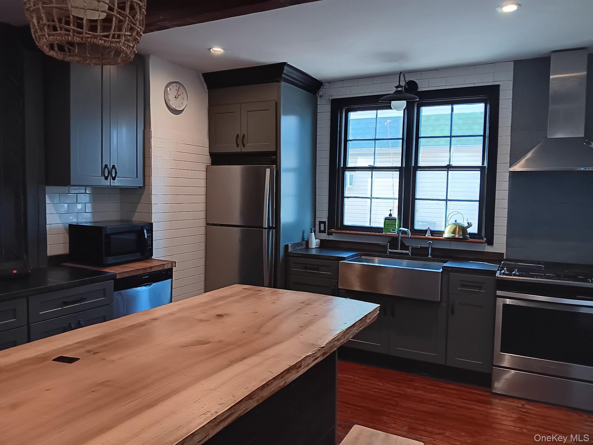 418 E Olive Street, Long Beach, NY 11561