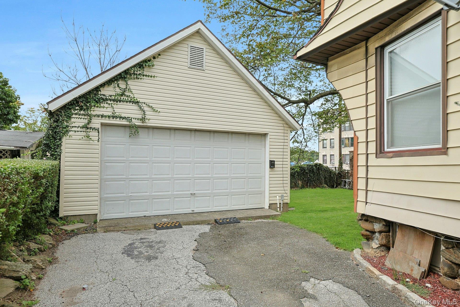 11 Woodland Avenue, New Rochelle, NY 10805