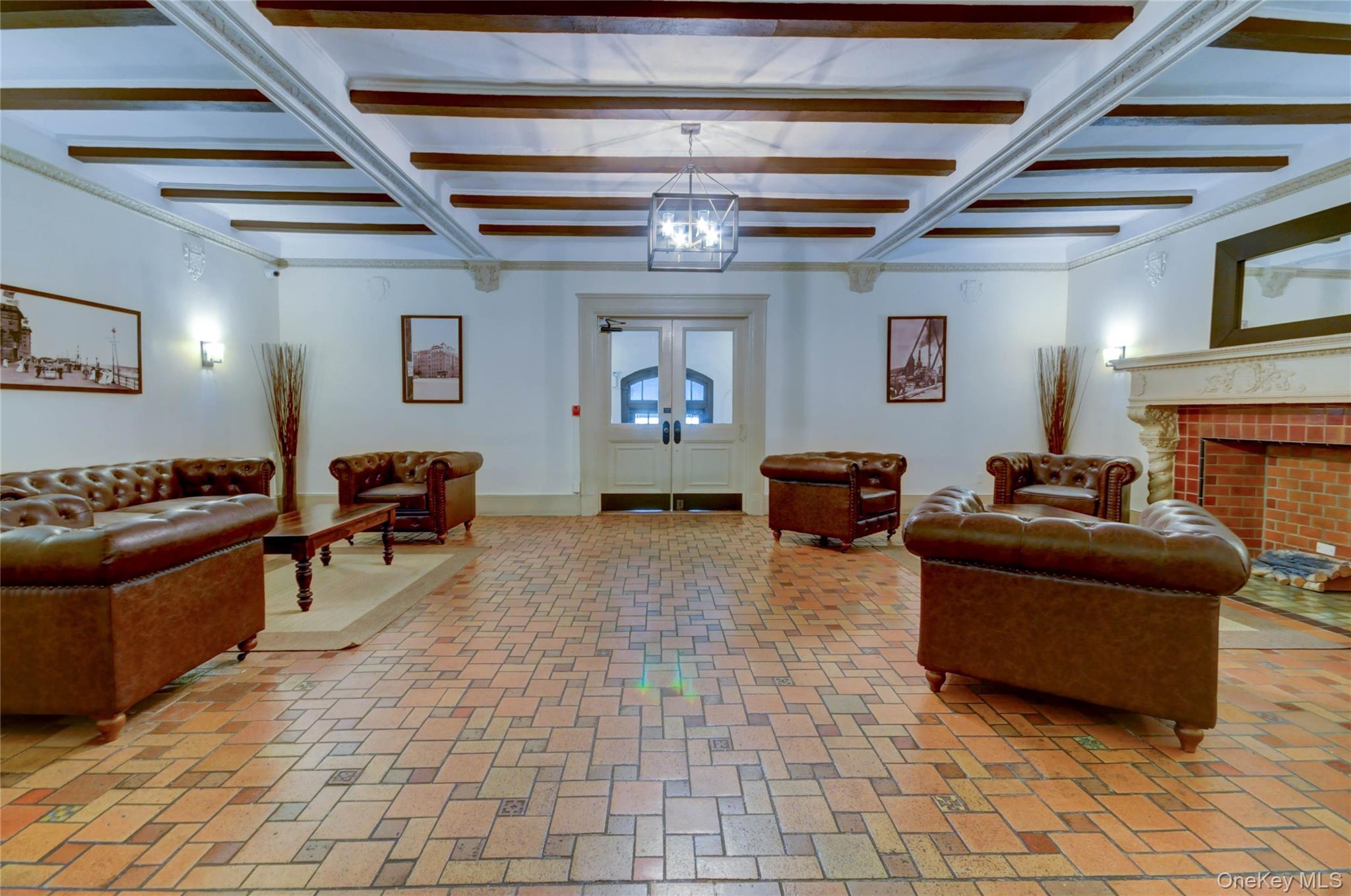 310 Riverside Blvd # 2C, Long Beach, NY 11556