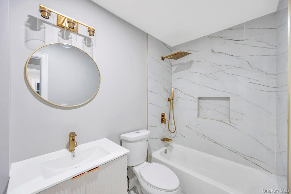 27 Ash Street, Central Islip, NY 11722