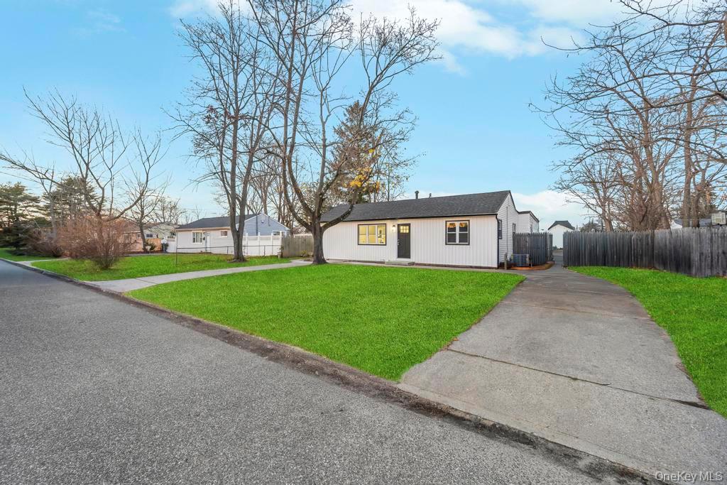 27 Ash Street, Central Islip, NY 11722