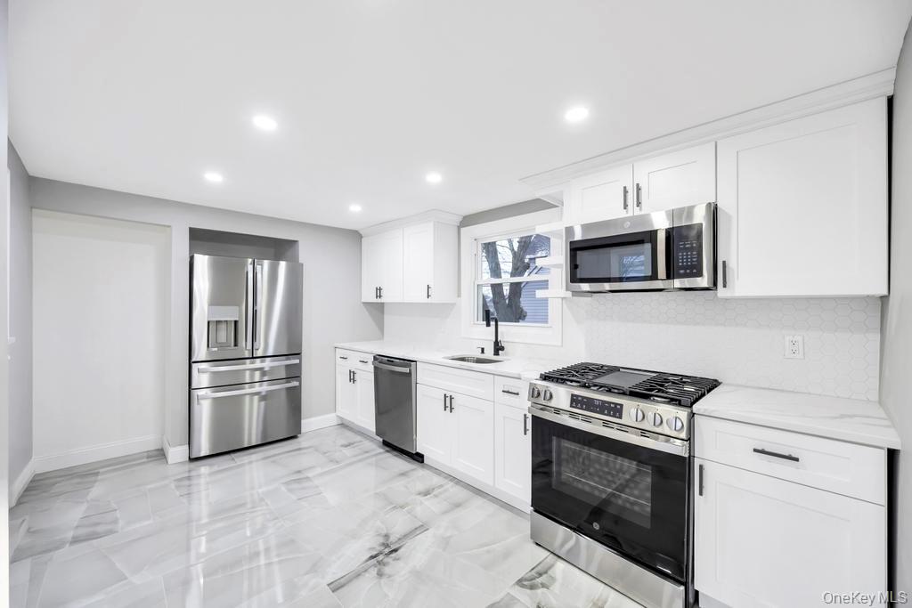 751 S Hickory Street, Lindenhurst, NY 11757