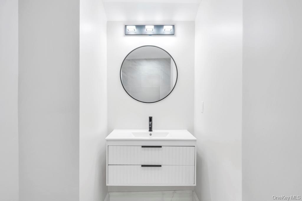 751 S Hickory Street, Lindenhurst, NY 11757