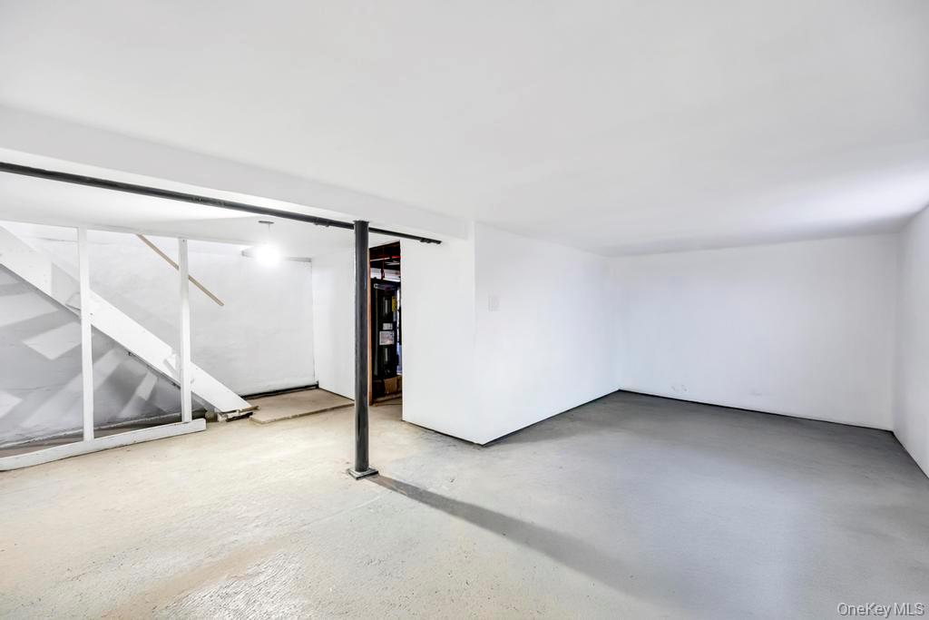 751 S Hickory Street, Lindenhurst, NY 11757