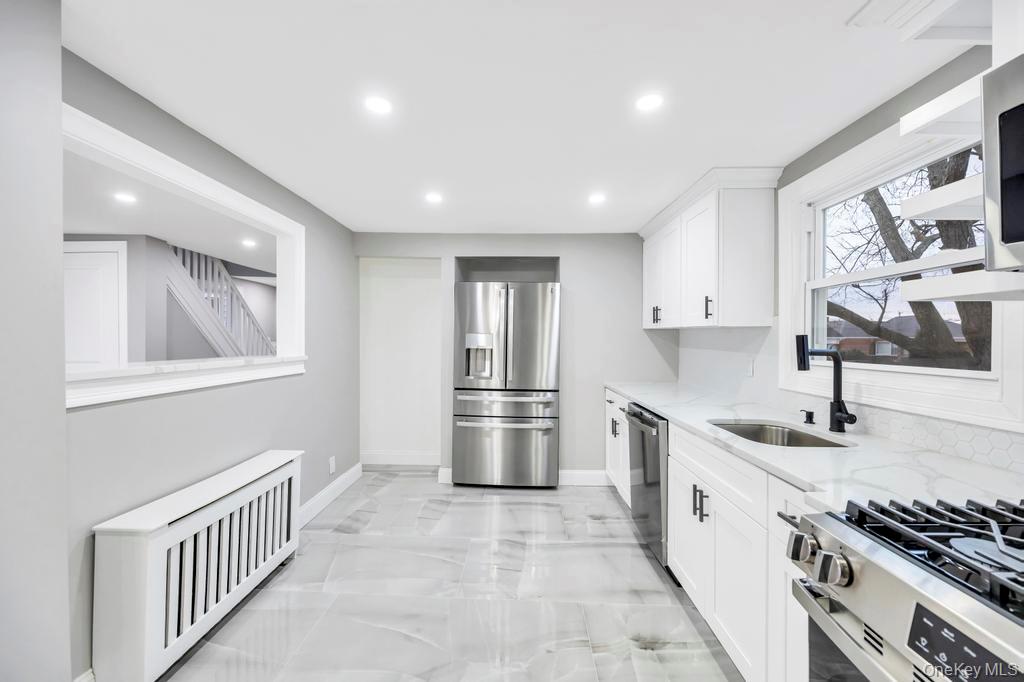 751 S Hickory Street, Lindenhurst, NY 11757