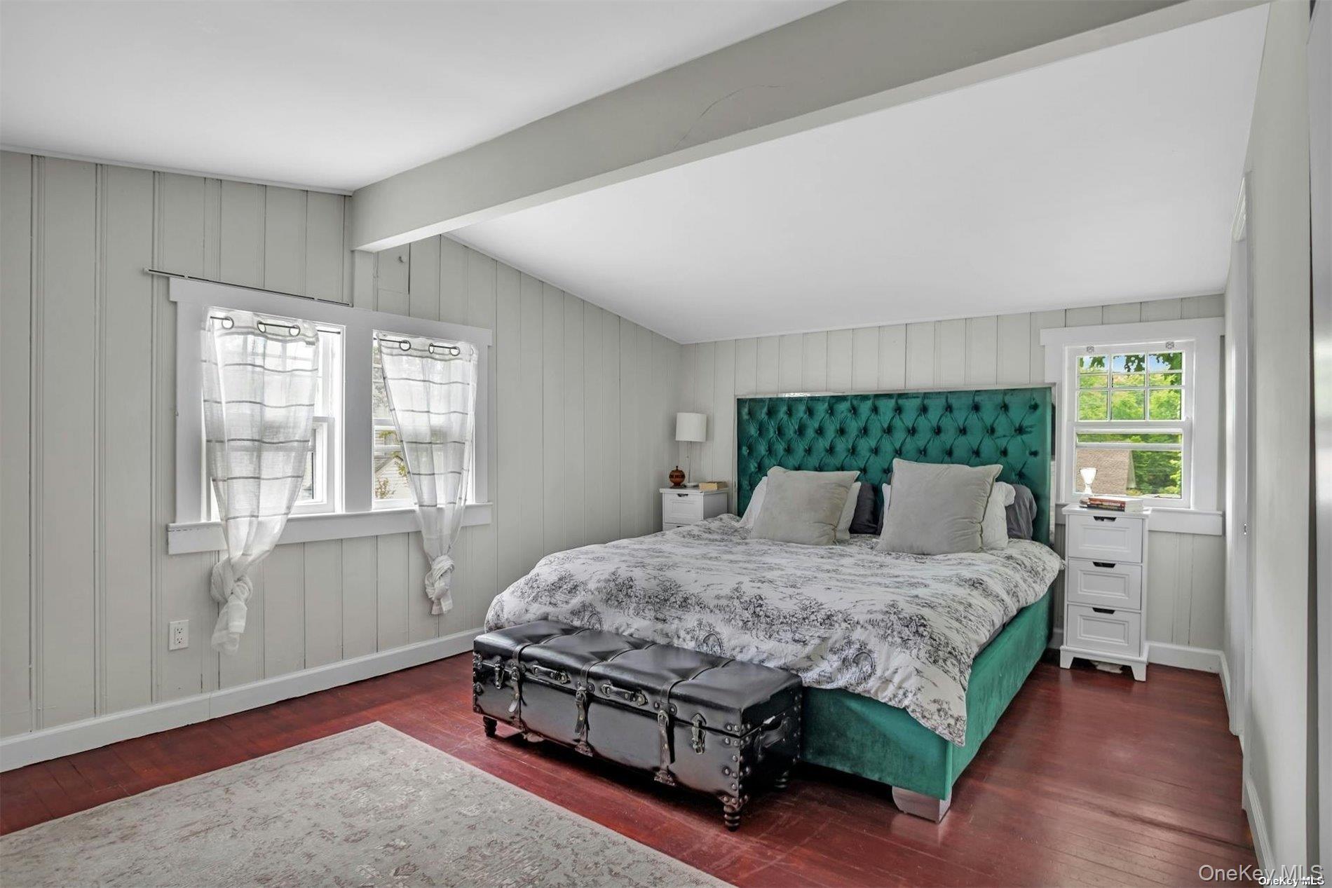 14 Maple Street, Glenwood Landing, NY 11547