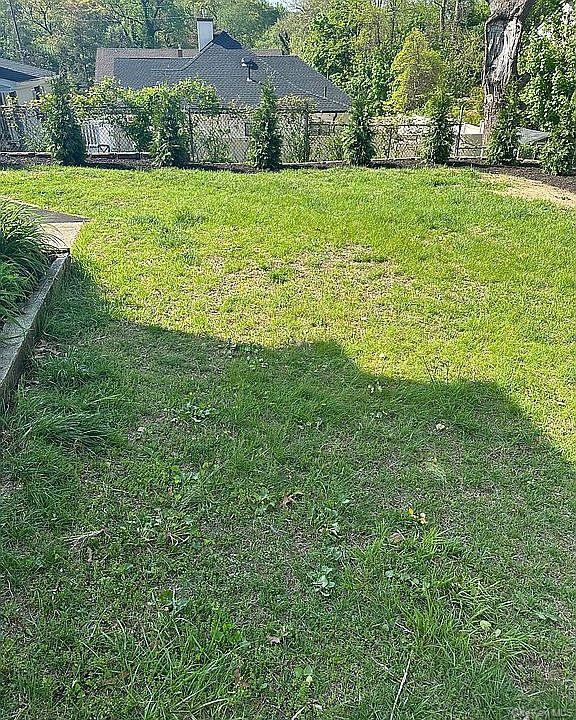 14 Maple Street, Glenwood Landing, NY 11547