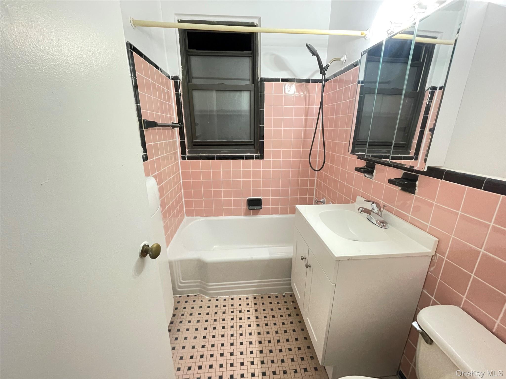 17 Rockledge Road # 2B, Hartsdale, NY 10530